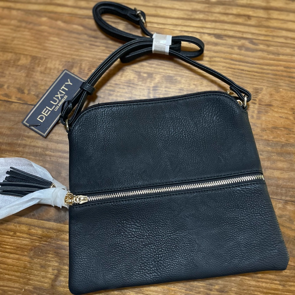 Deluxity Black Crossbody Bag NWT multi compartment zip